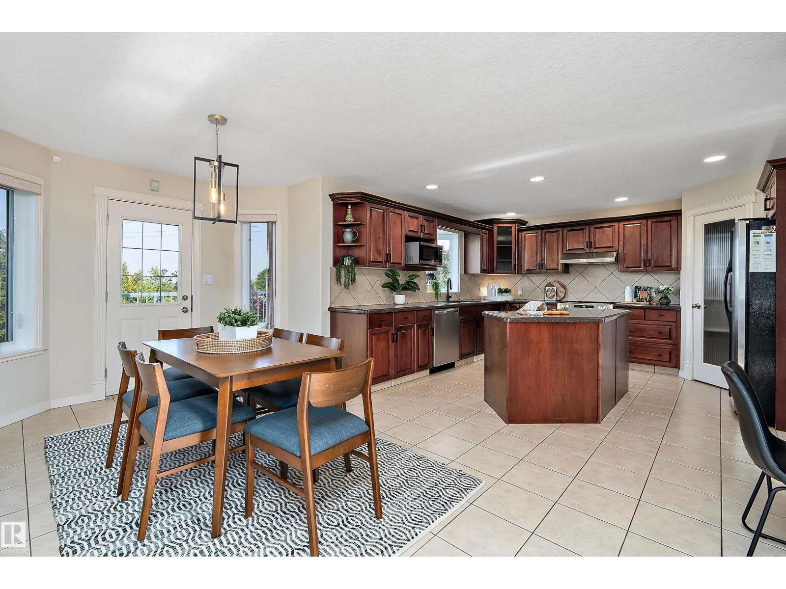 995 HOLLINGSWORTH BEND BN NW