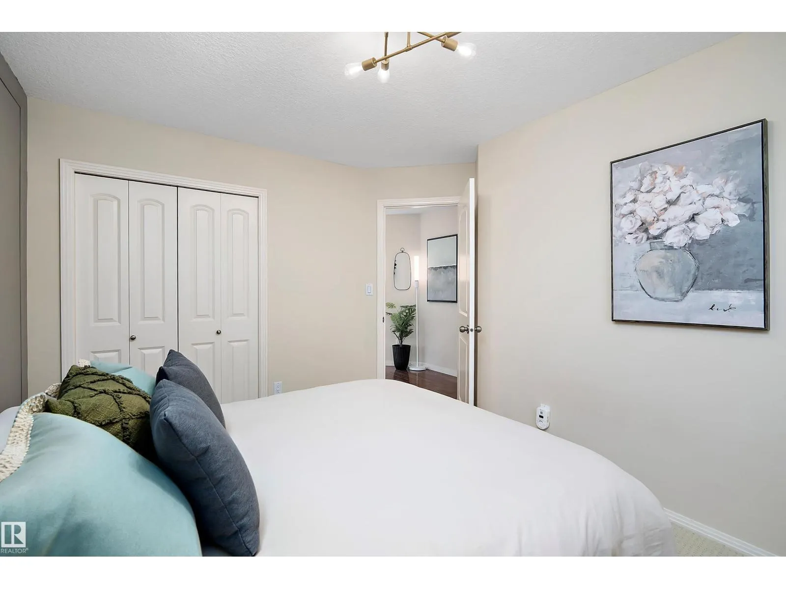 995 HOLLINGSWORTH BEND BN NW