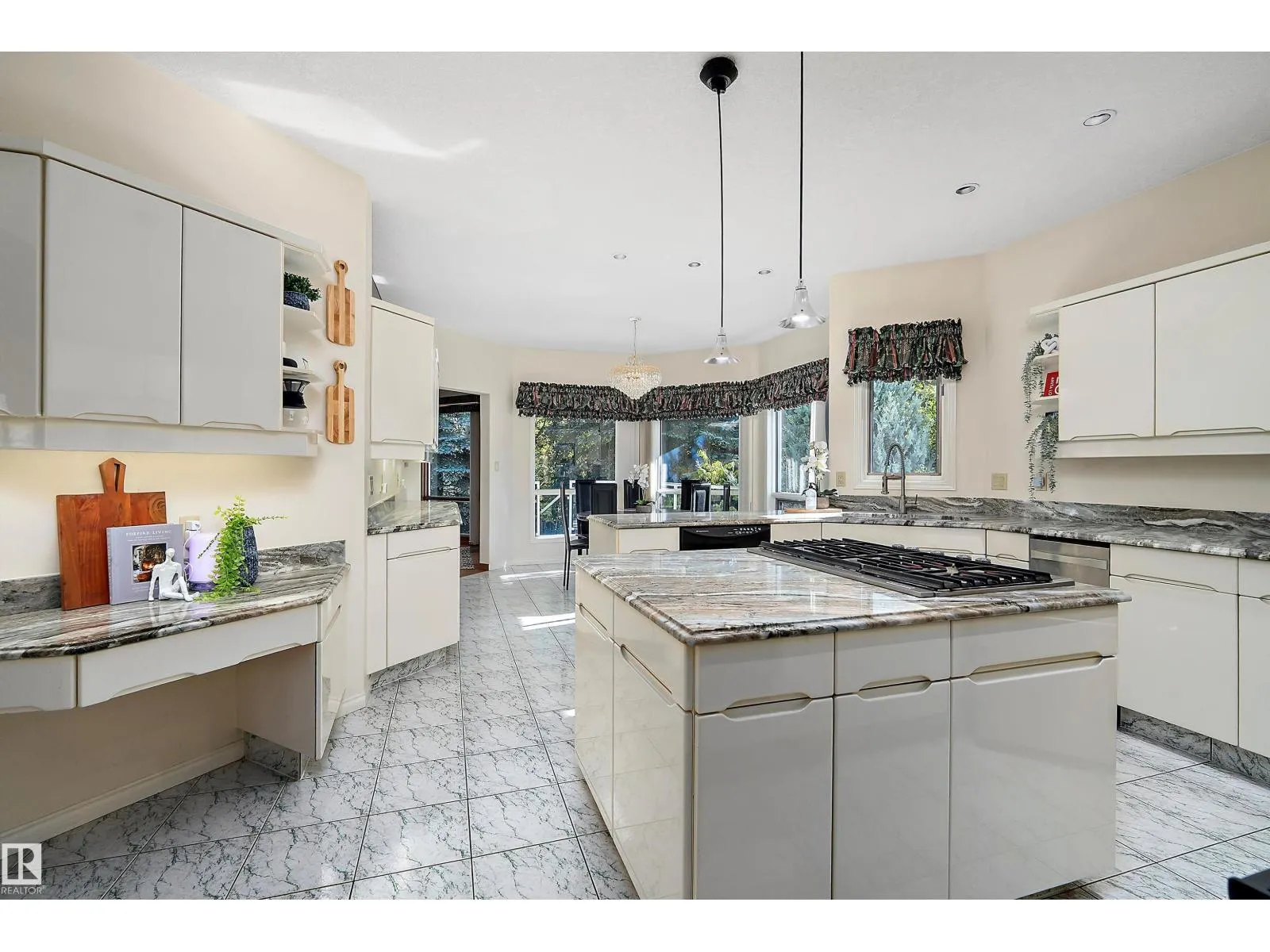 253 WILSON LN NW