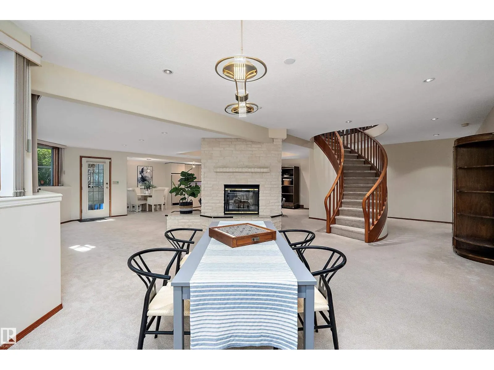 253 WILSON LN NW