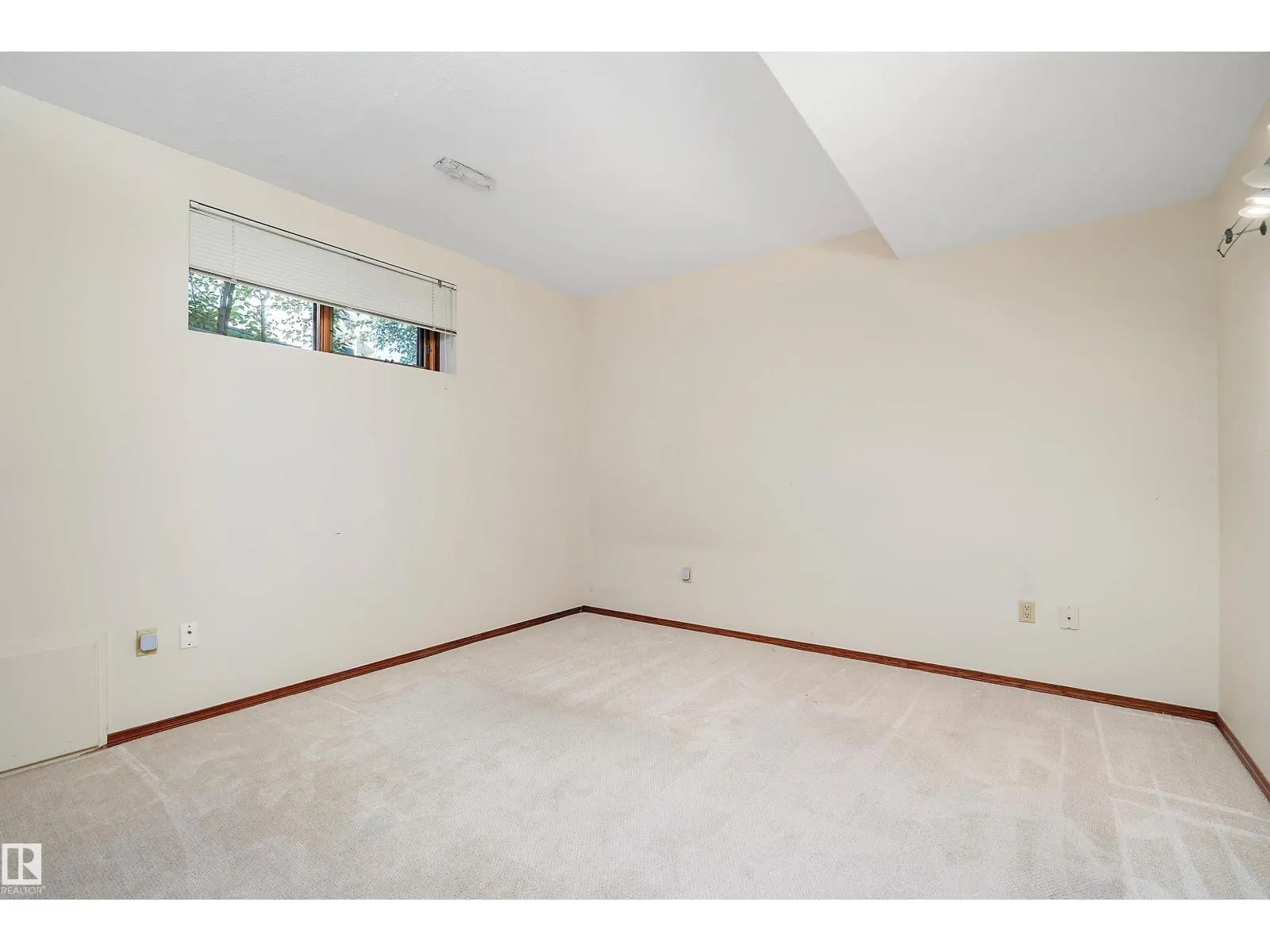 253 WILSON LN NW