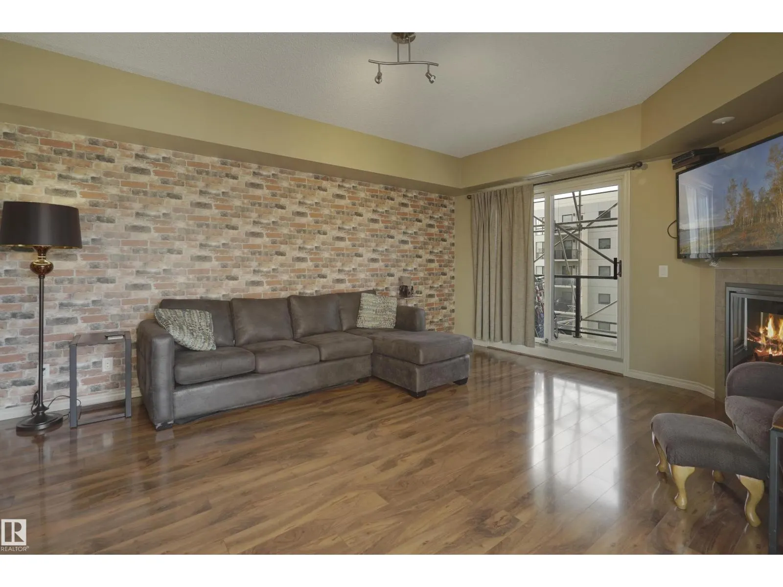 #511 10303 111 ST NW