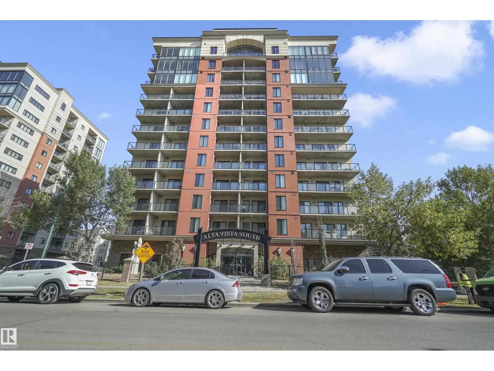 #511 10303 111 ST NW