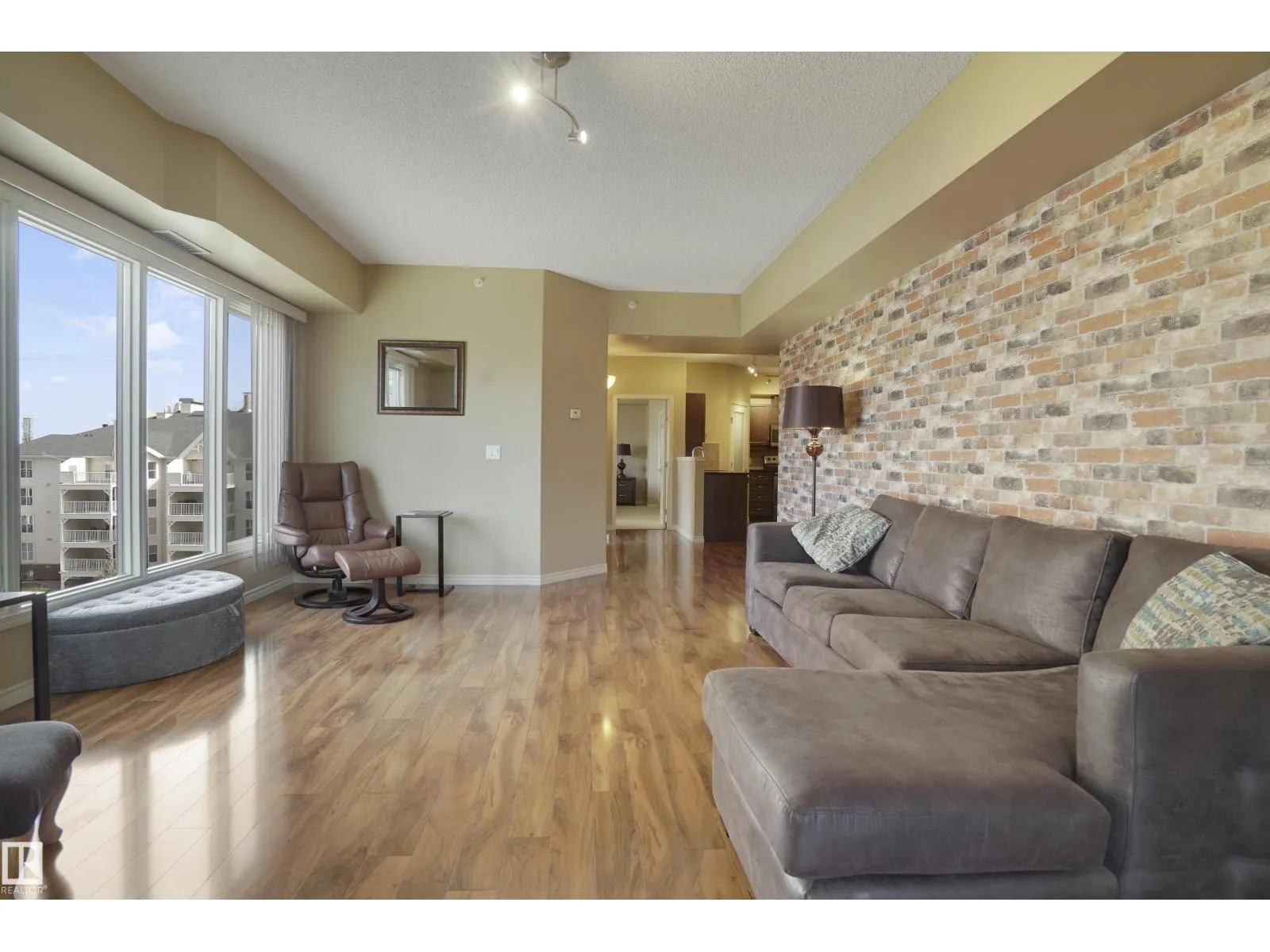 #511 10303 111 ST NW