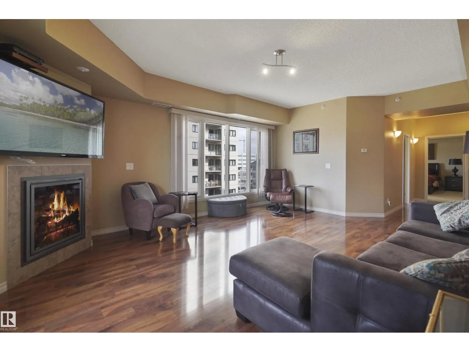 #511 10303 111 ST NW