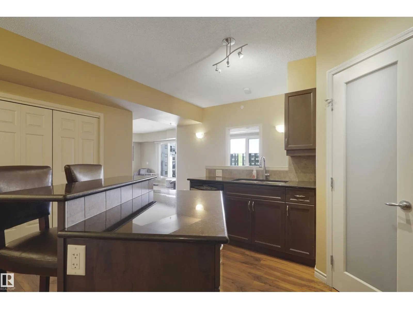 #511 10303 111 ST NW