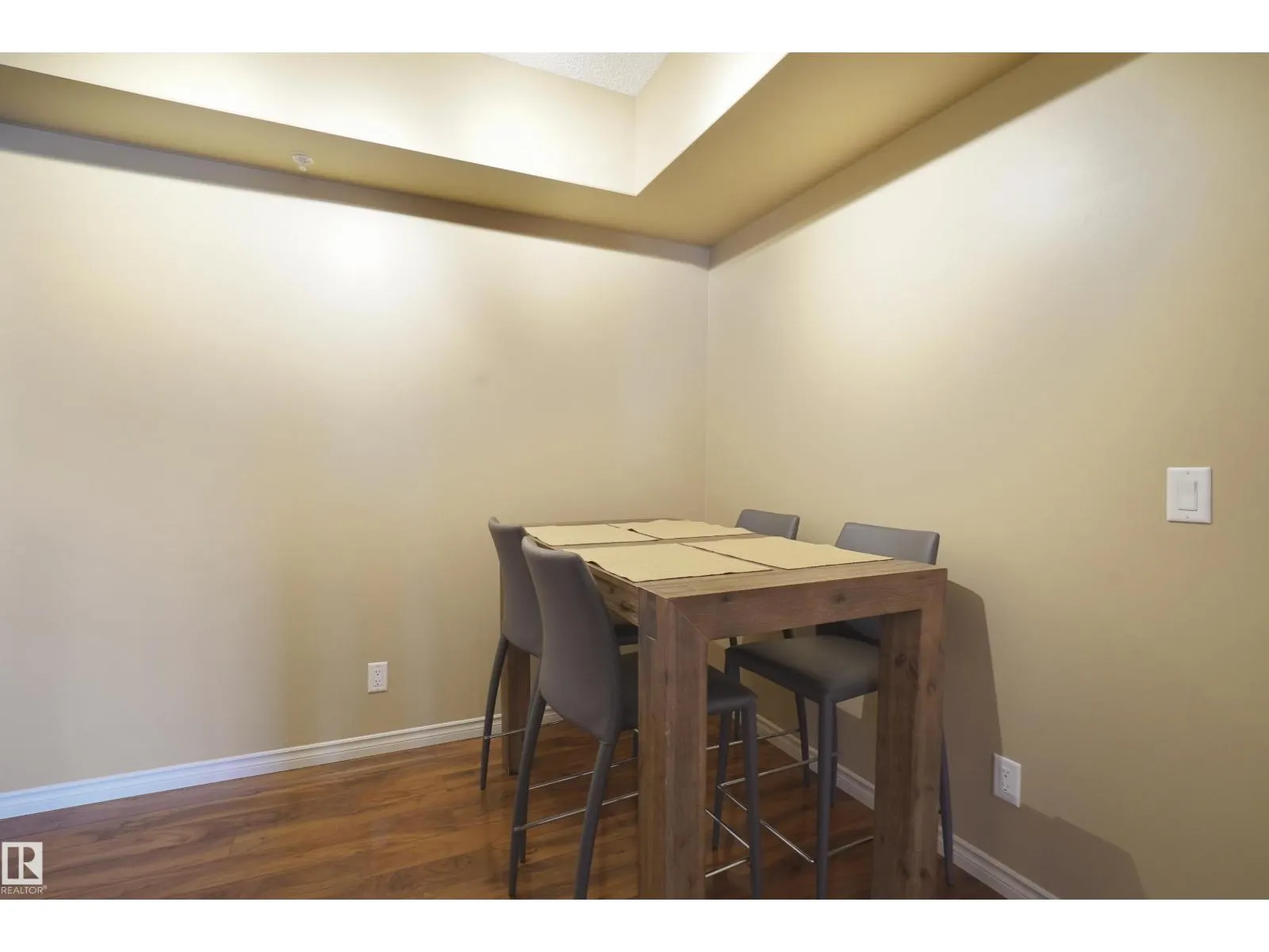 #511 10303 111 ST NW