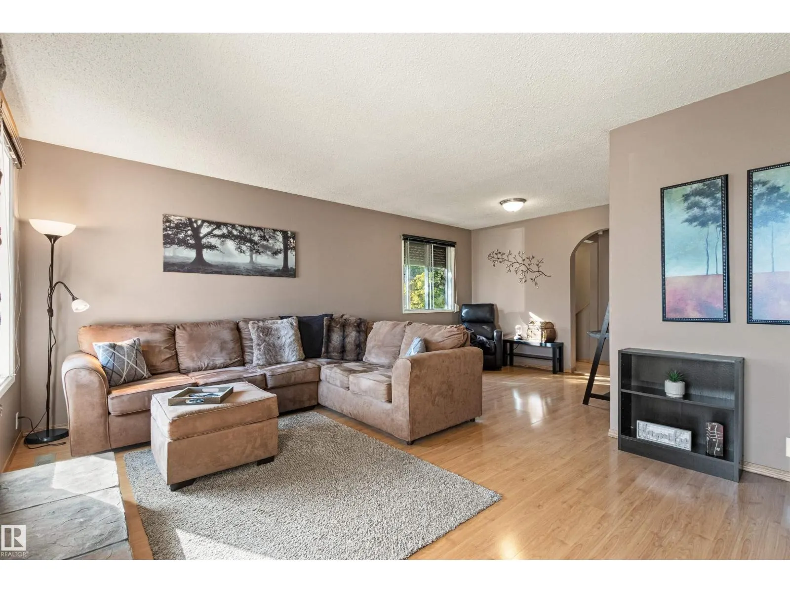 1704 39 ST NW