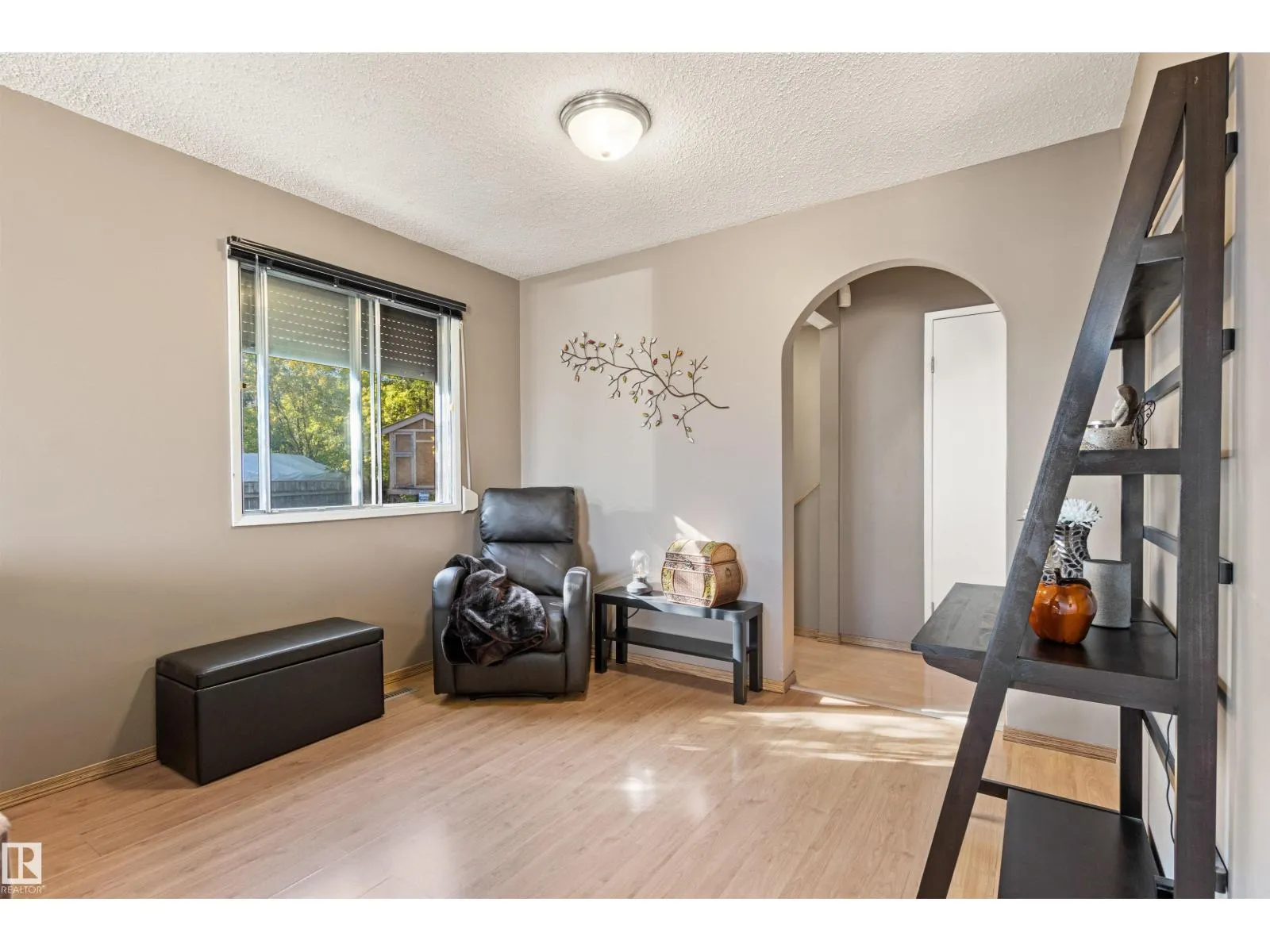 1704 39 ST NW