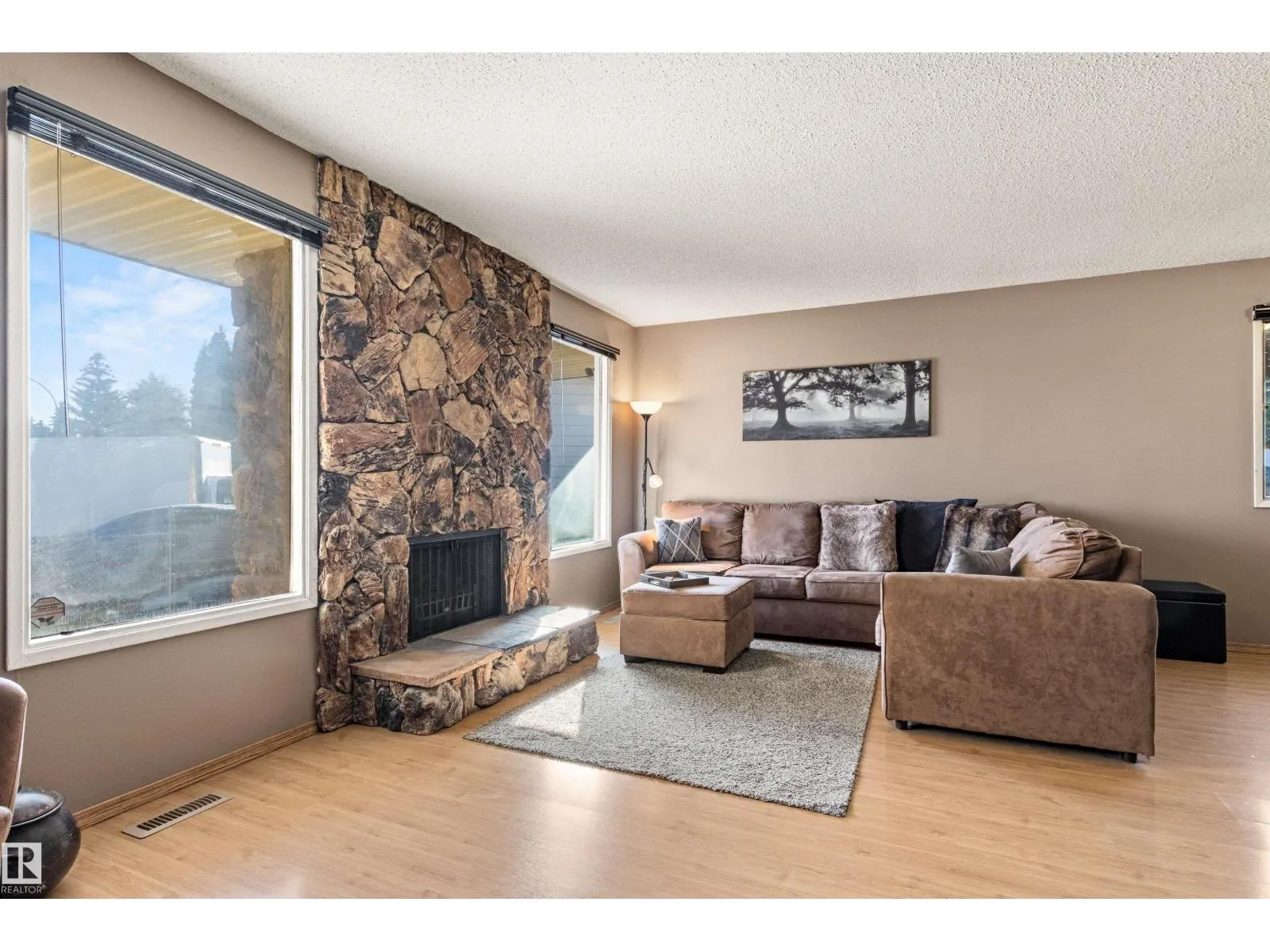 1704 39 ST NW
