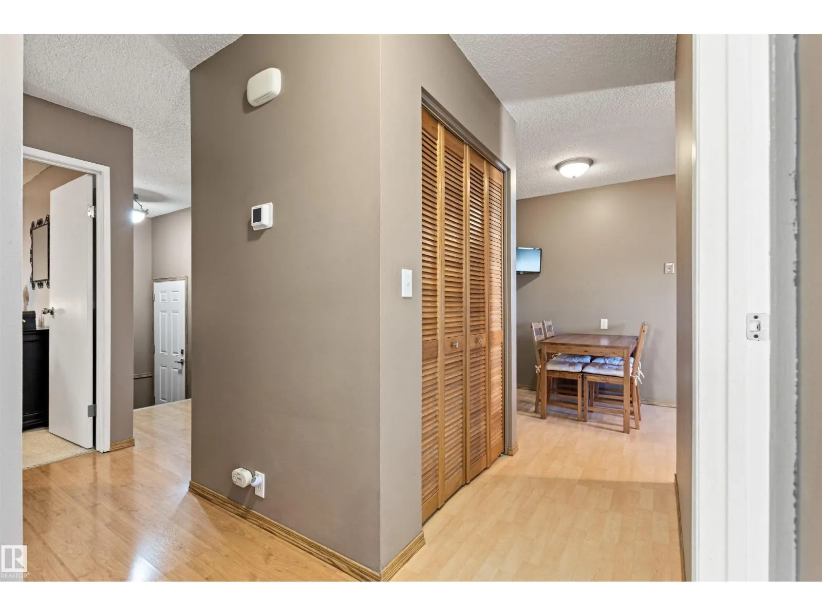 1704 39 ST NW