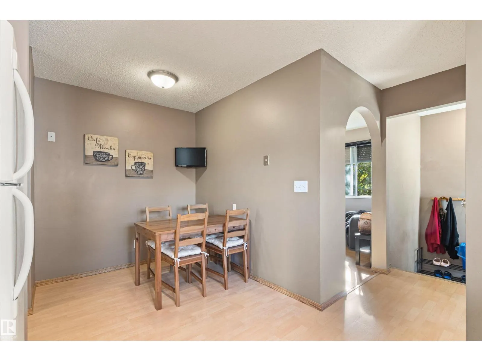 1704 39 ST NW