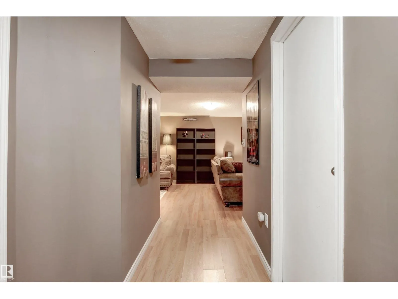 1704 39 ST NW