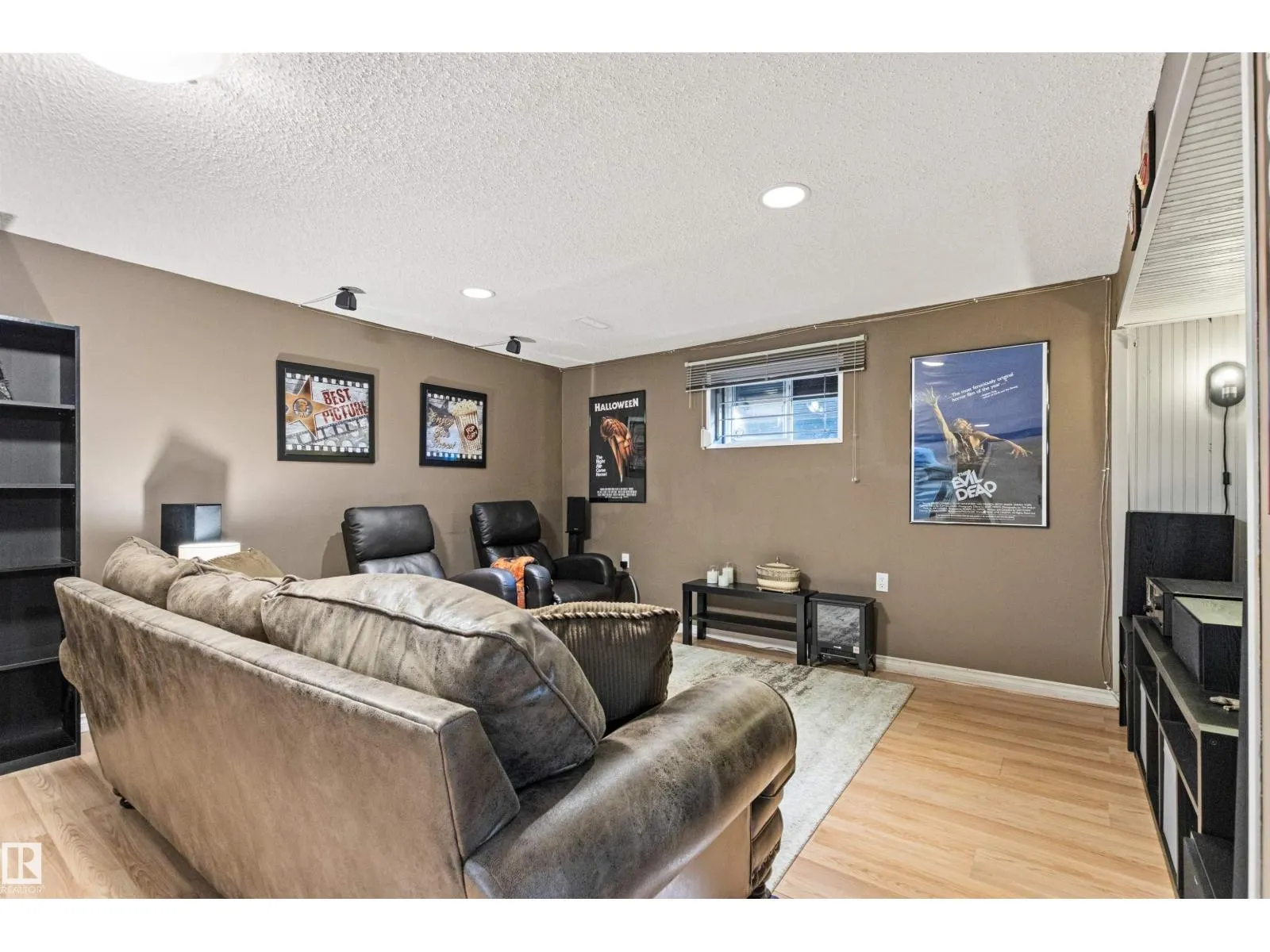 1704 39 ST NW