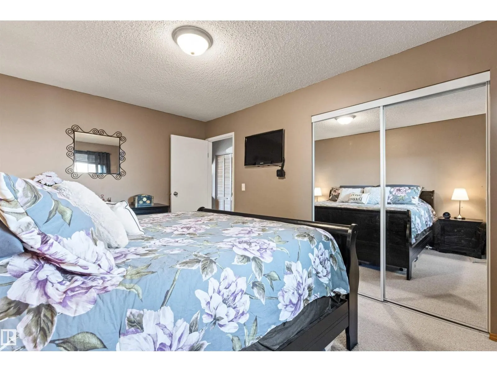 1704 39 ST NW