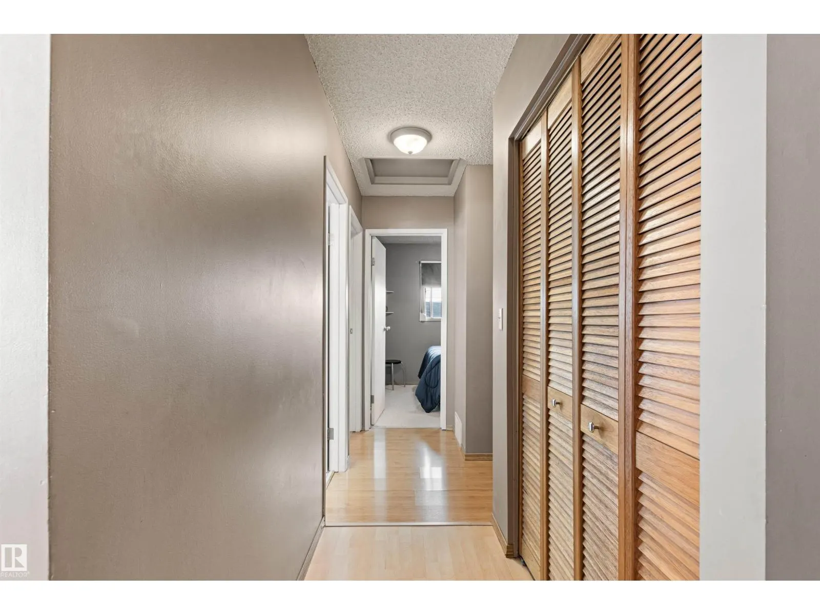1704 39 ST NW