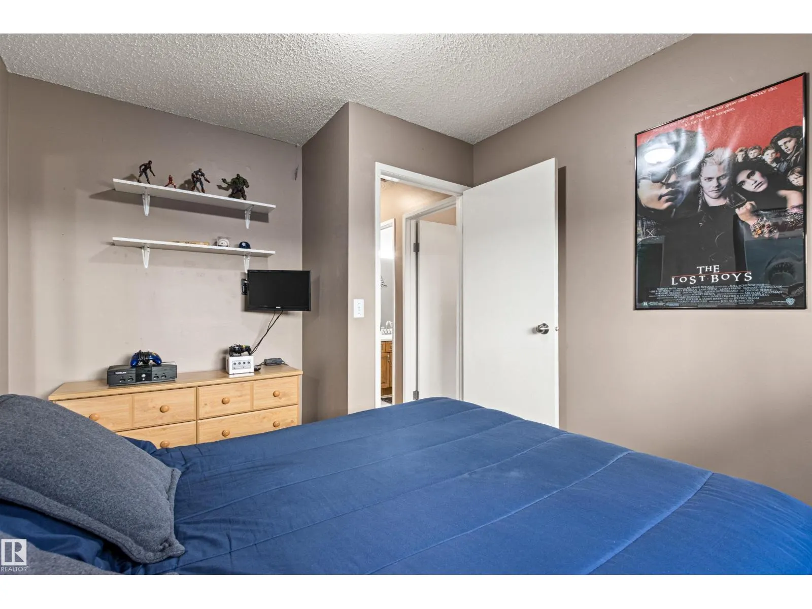 1704 39 ST NW