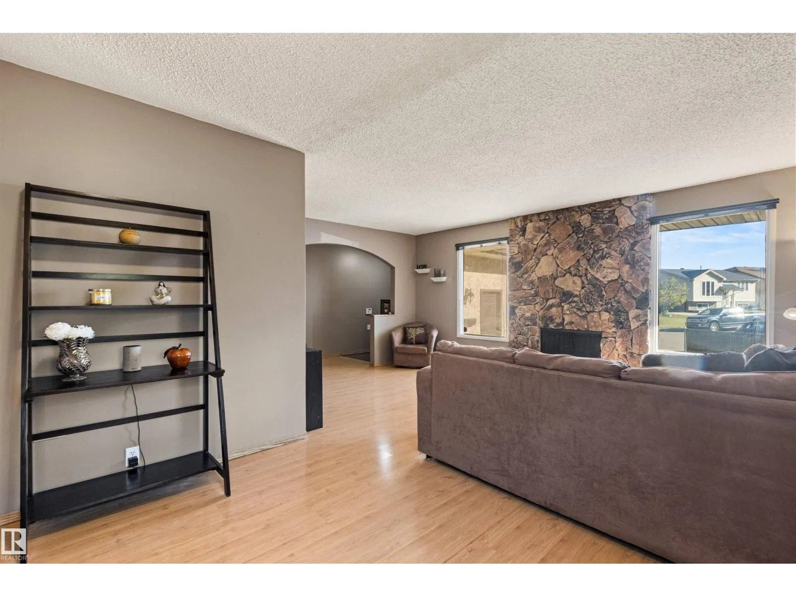 1704 39 ST NW
