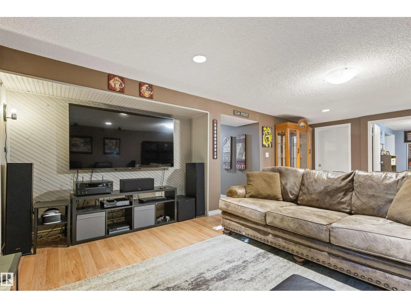 1704 39 ST NW