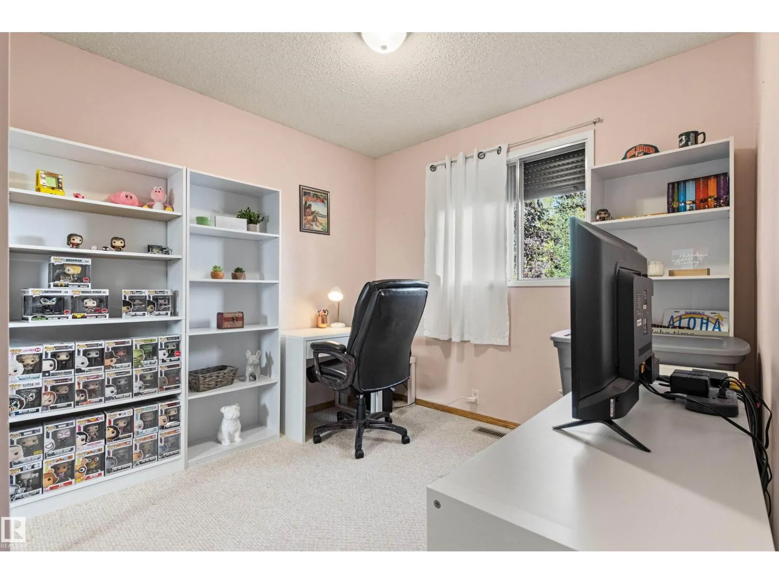1704 39 ST NW