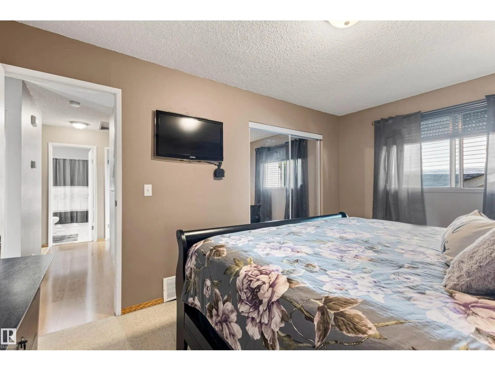1704 39 ST NW