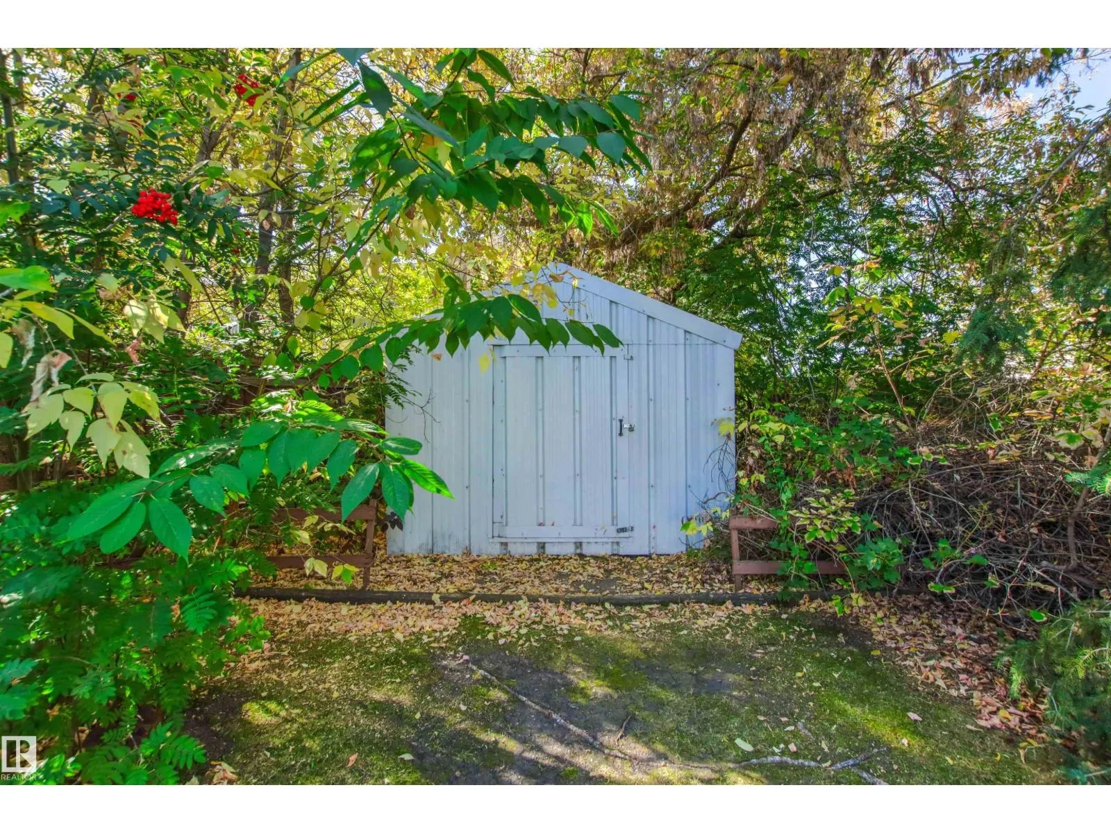 1704 39 ST NW