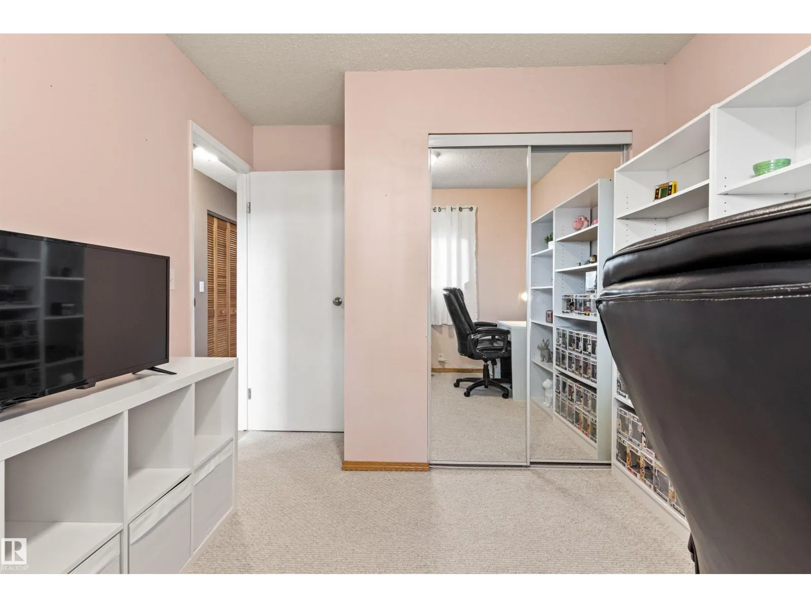 1704 39 ST NW