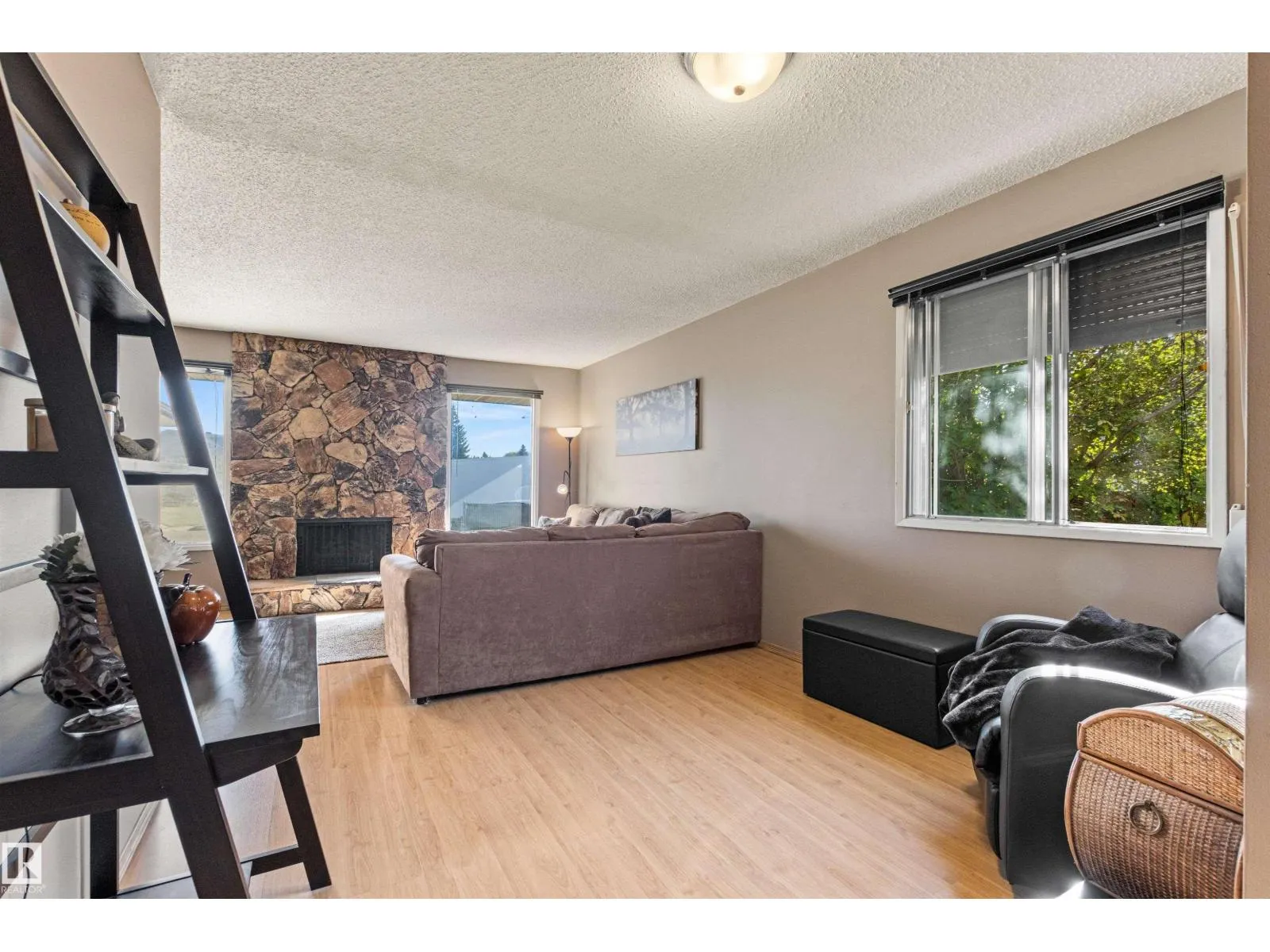 1704 39 ST NW