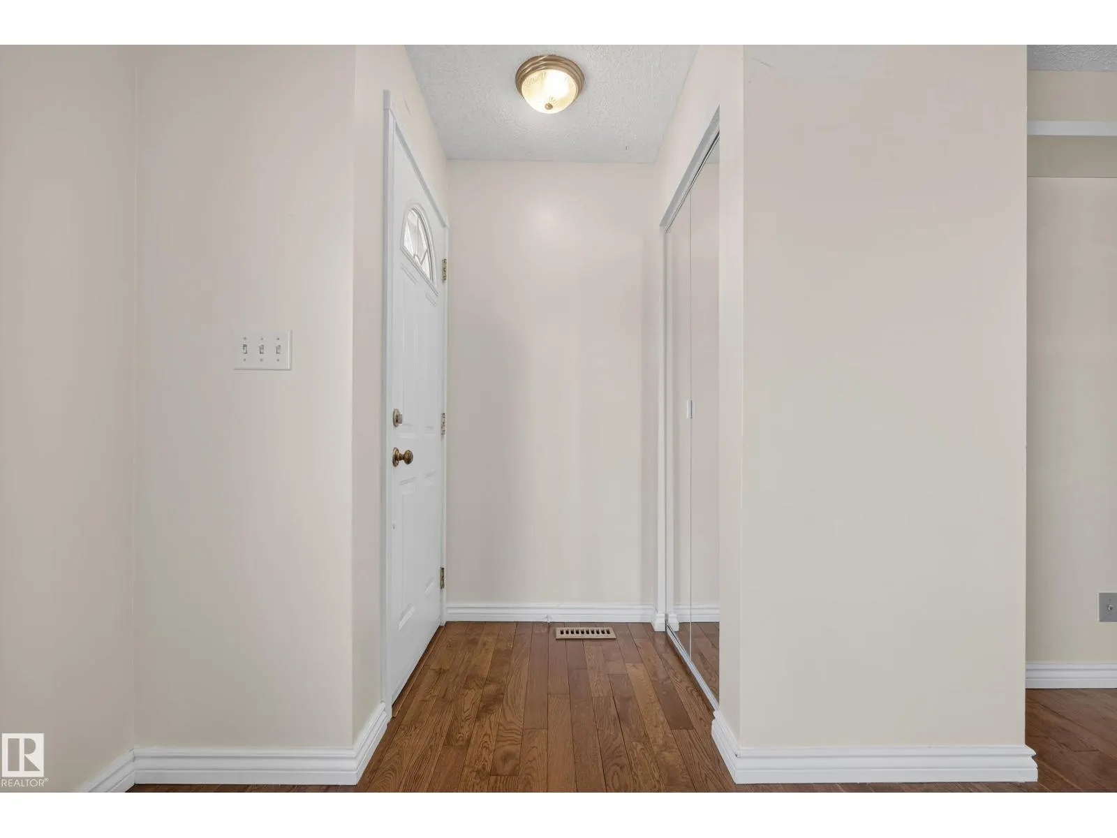 14524 21 ST NW