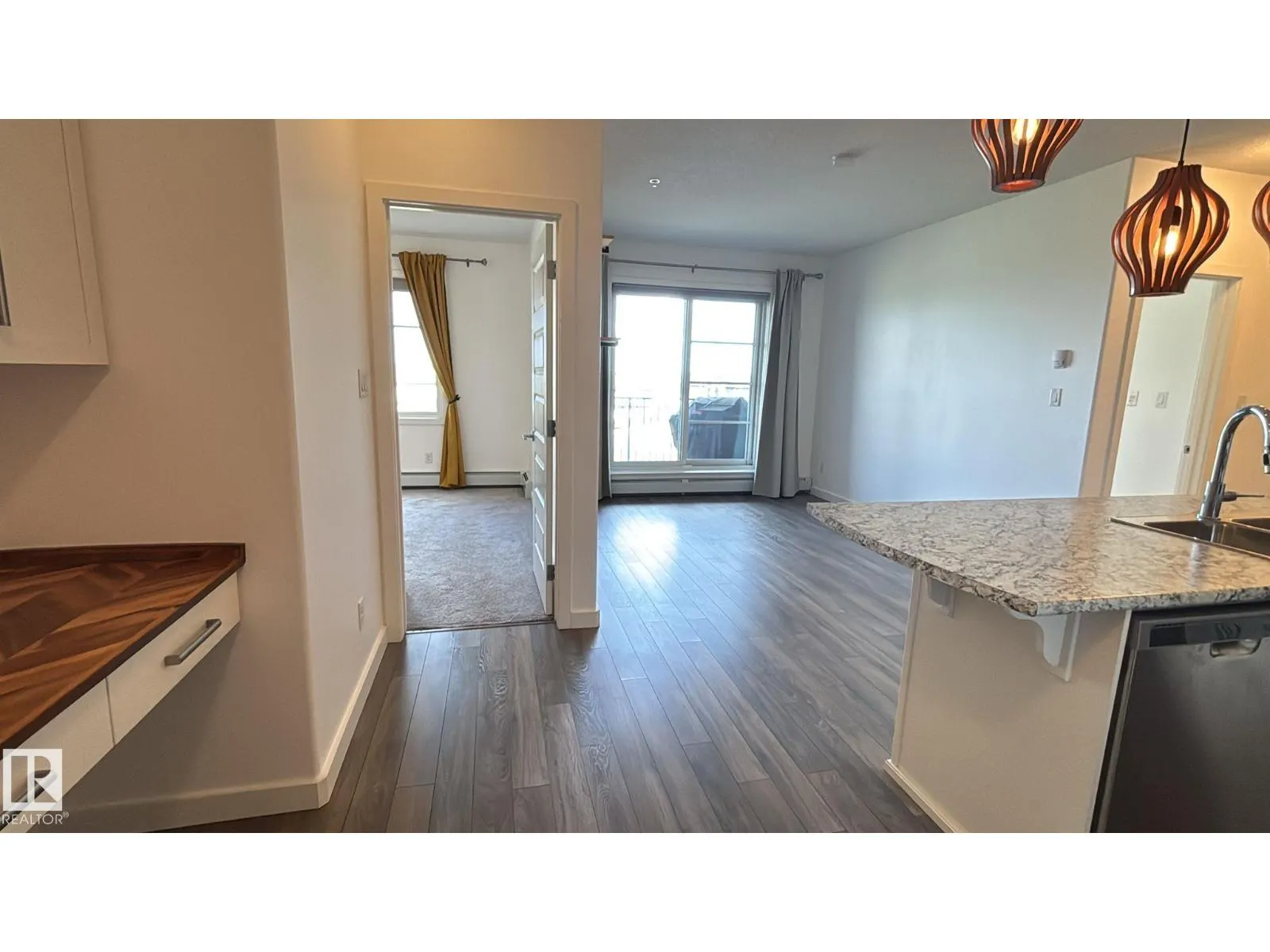#333 503 Albany WY NW
