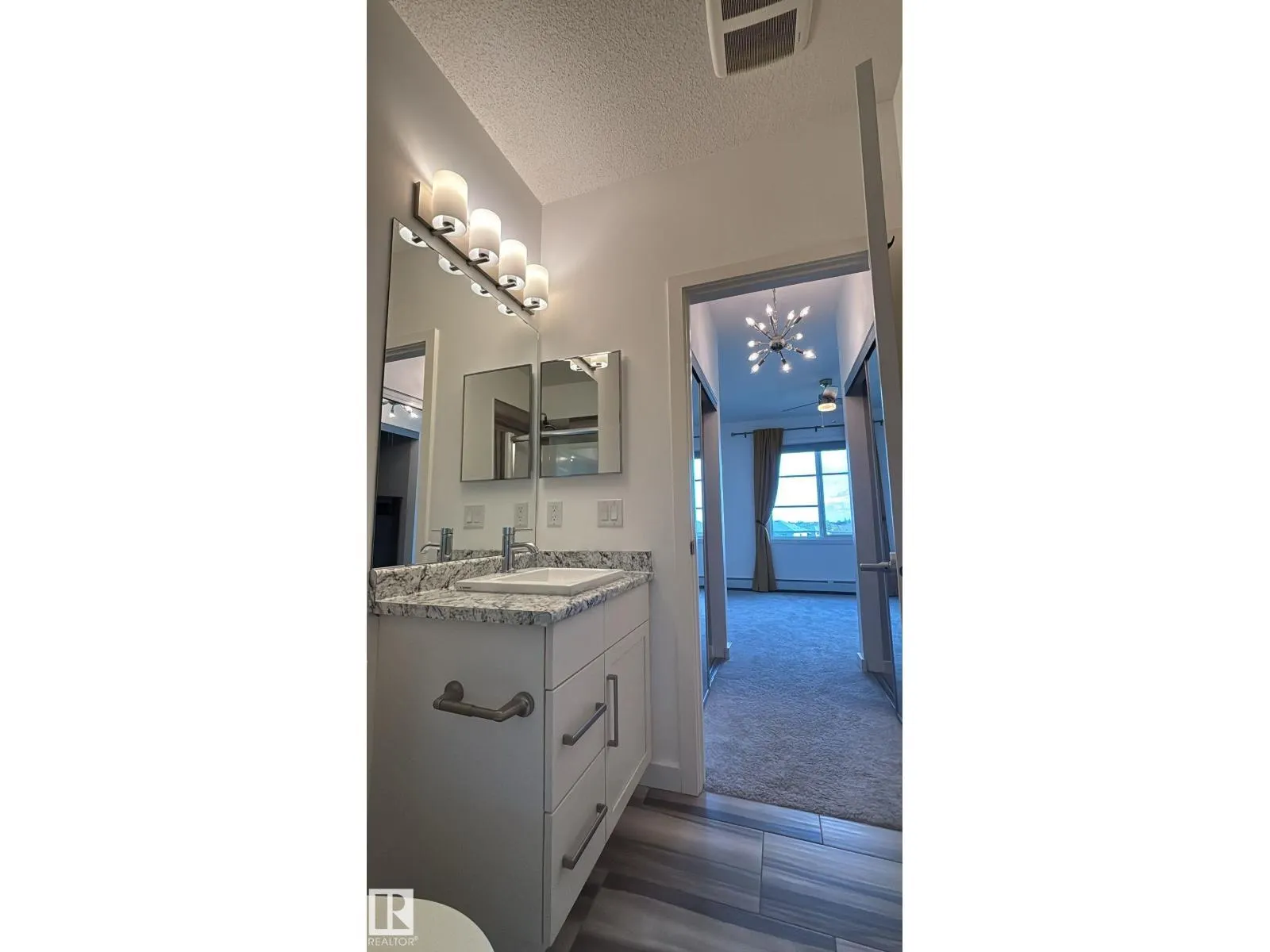 #333 503 Albany WY NW