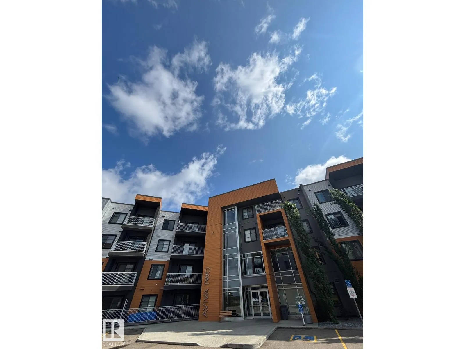 #333 503 Albany WY NW