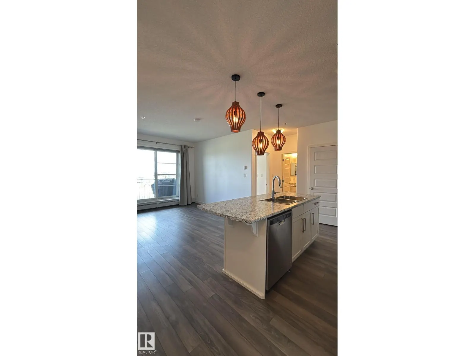 #333 503 Albany WY NW