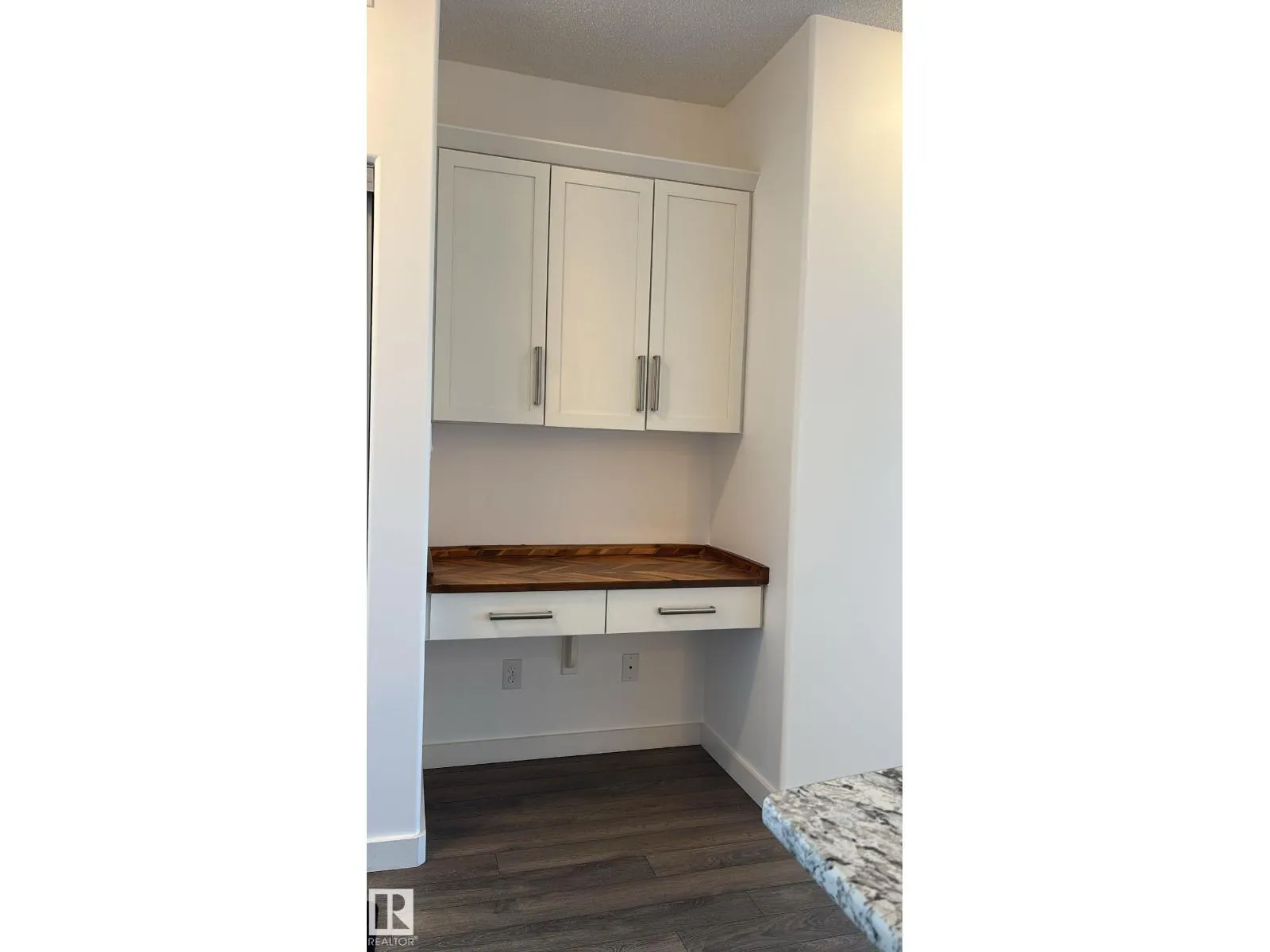 #333 503 Albany WY NW