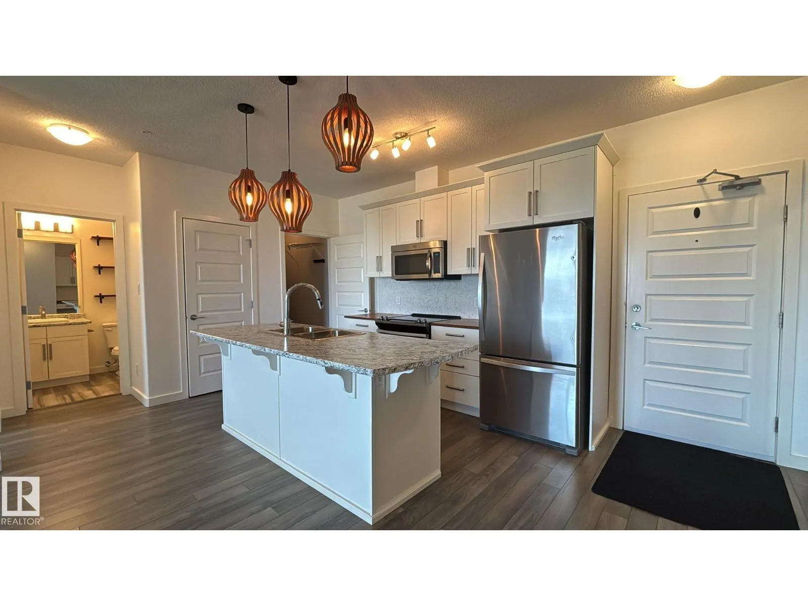 #333 503 Albany WY NW
