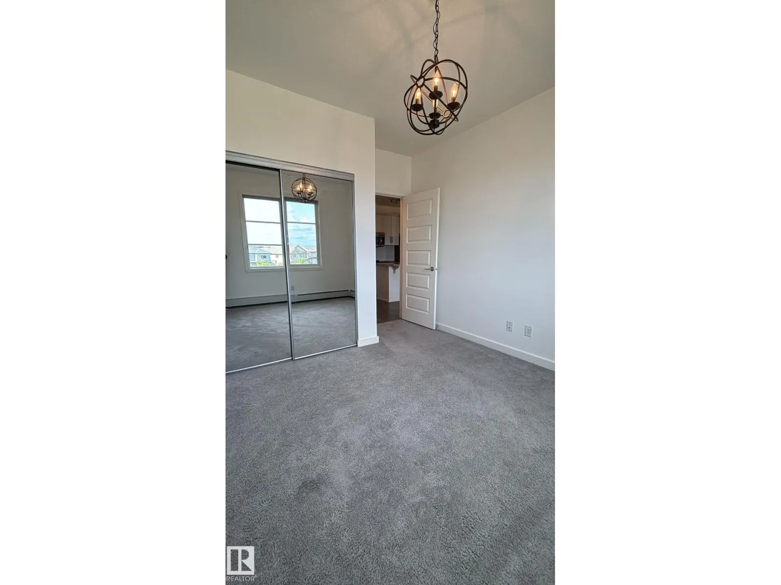 #333 503 Albany WY NW