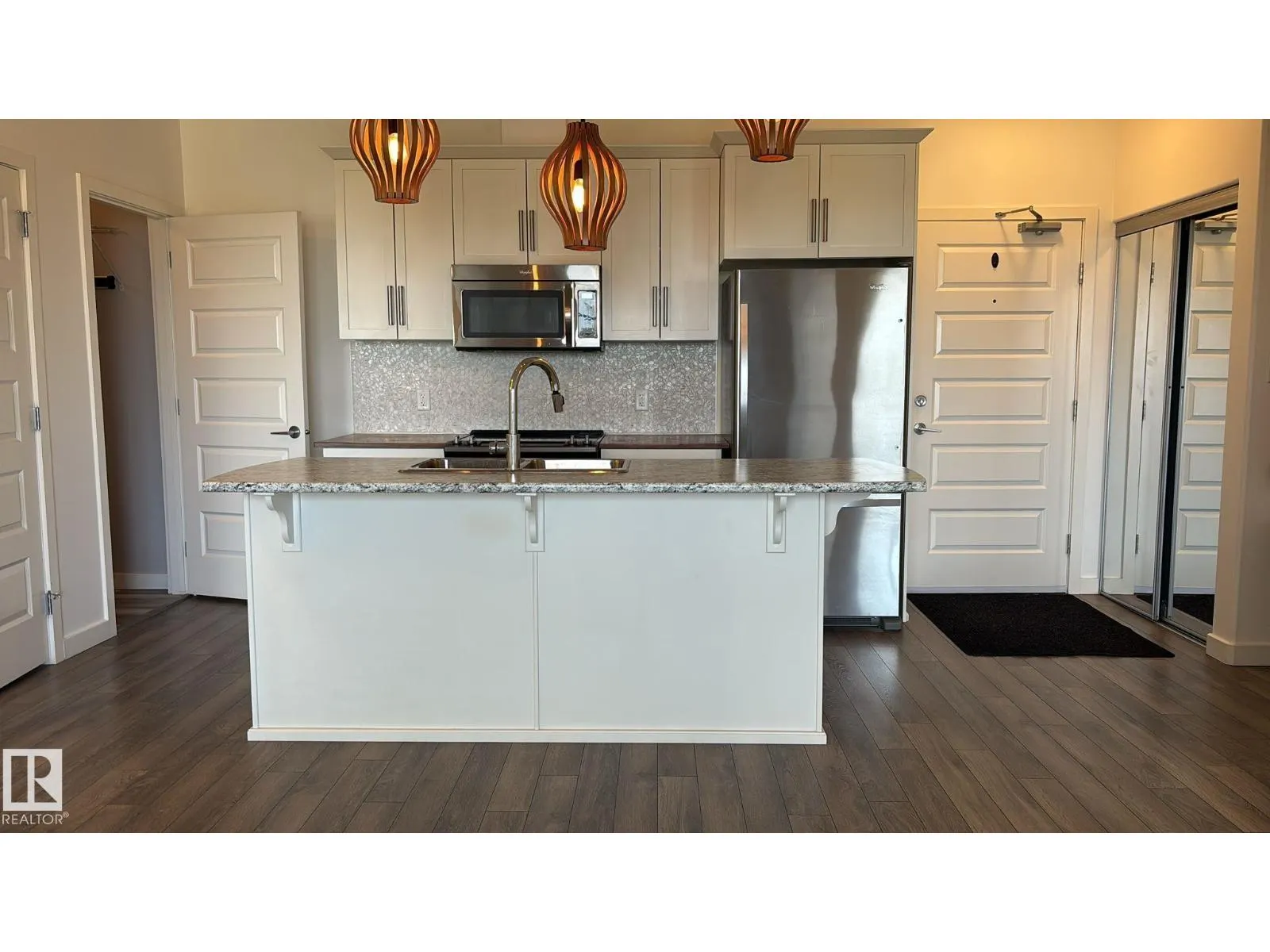 #333 503 Albany WY NW