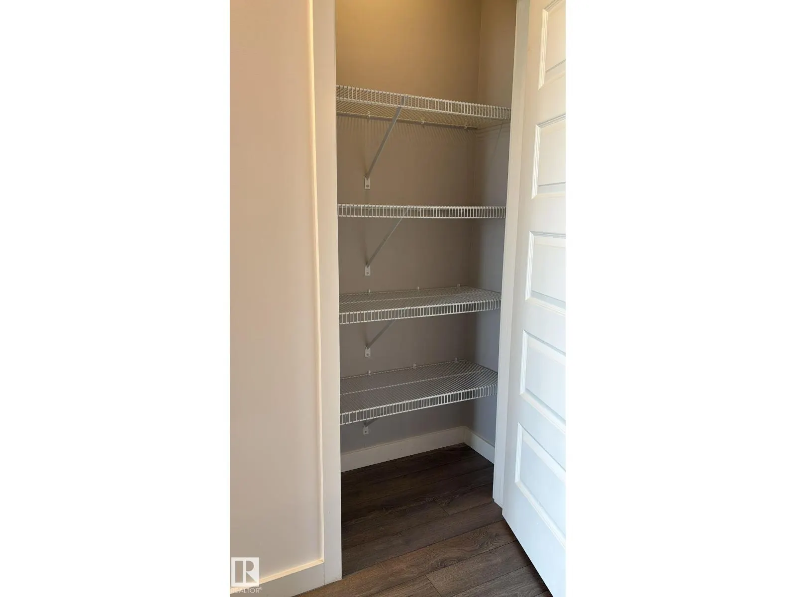 #333 503 Albany WY NW