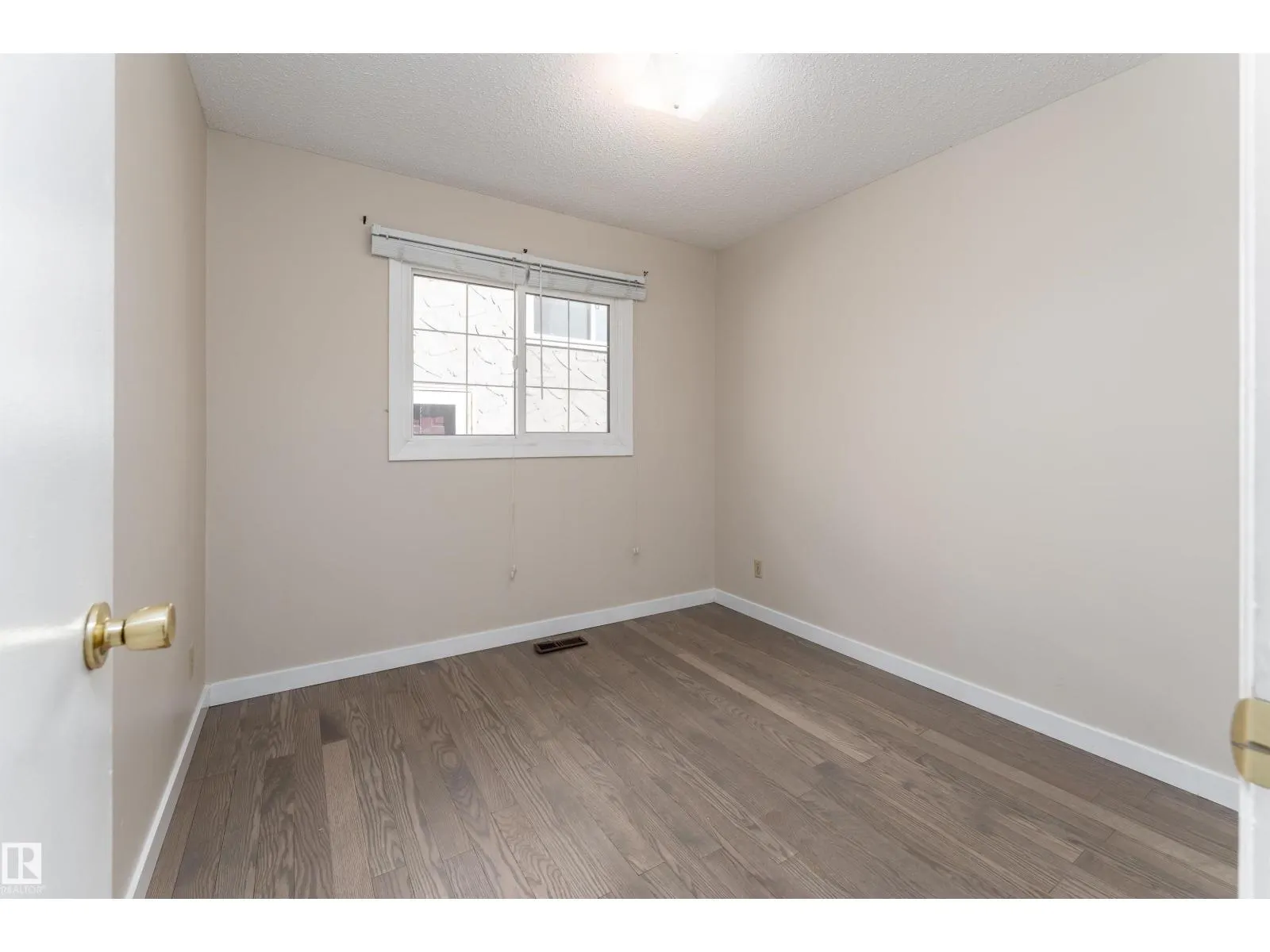 10530 151 ST NW