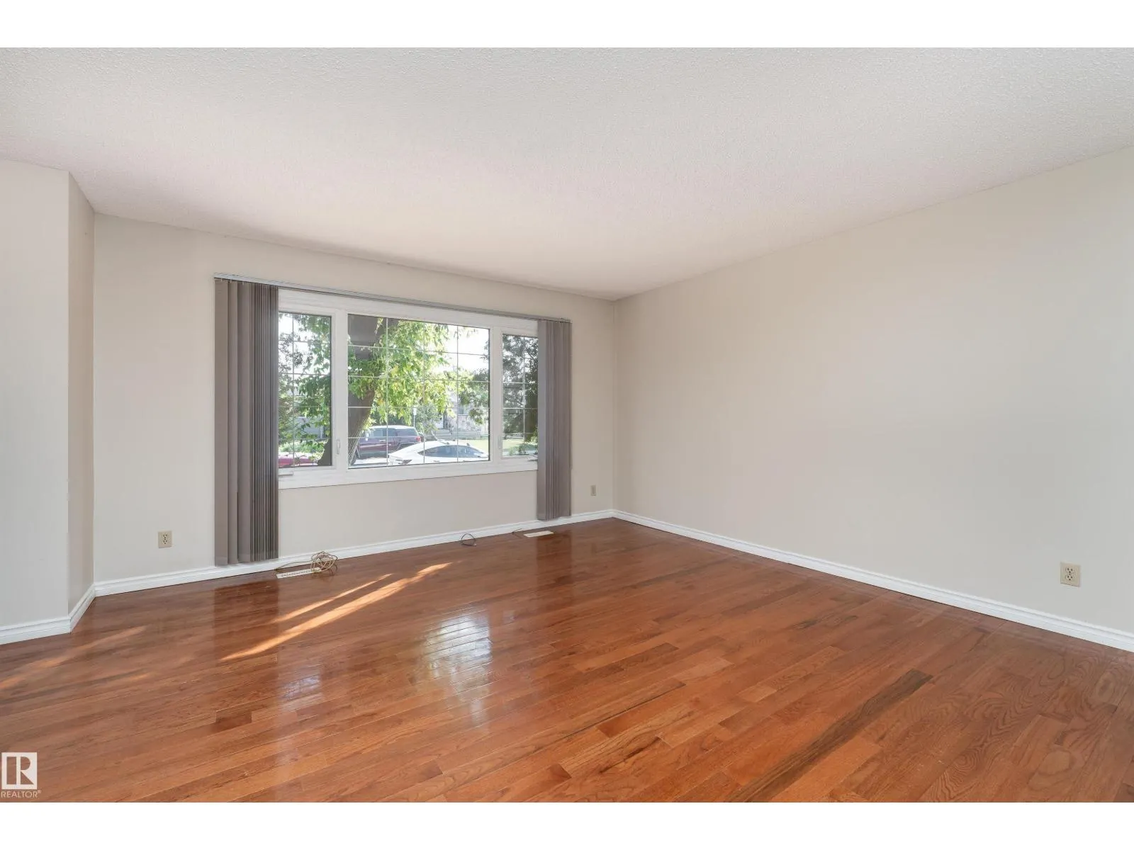 10530 151 ST NW