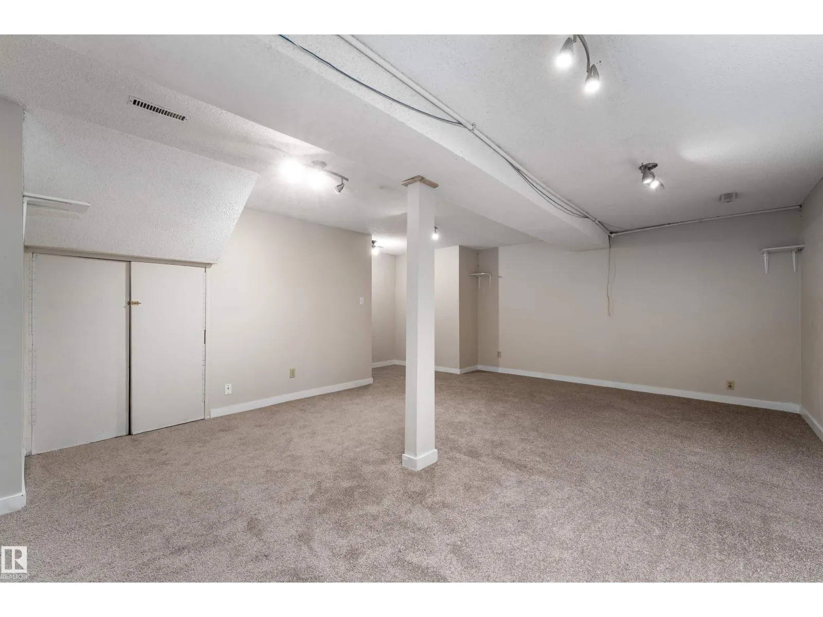 10530 151 ST NW
