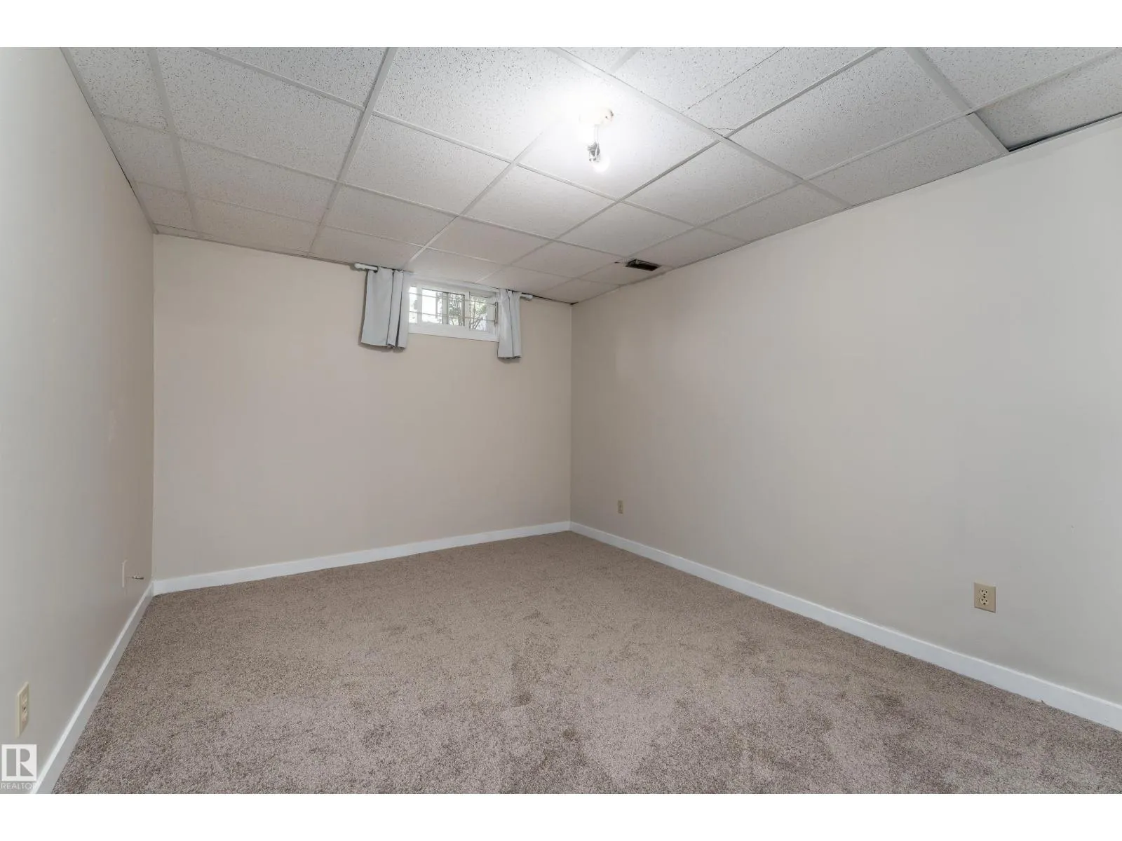 10530 151 ST NW