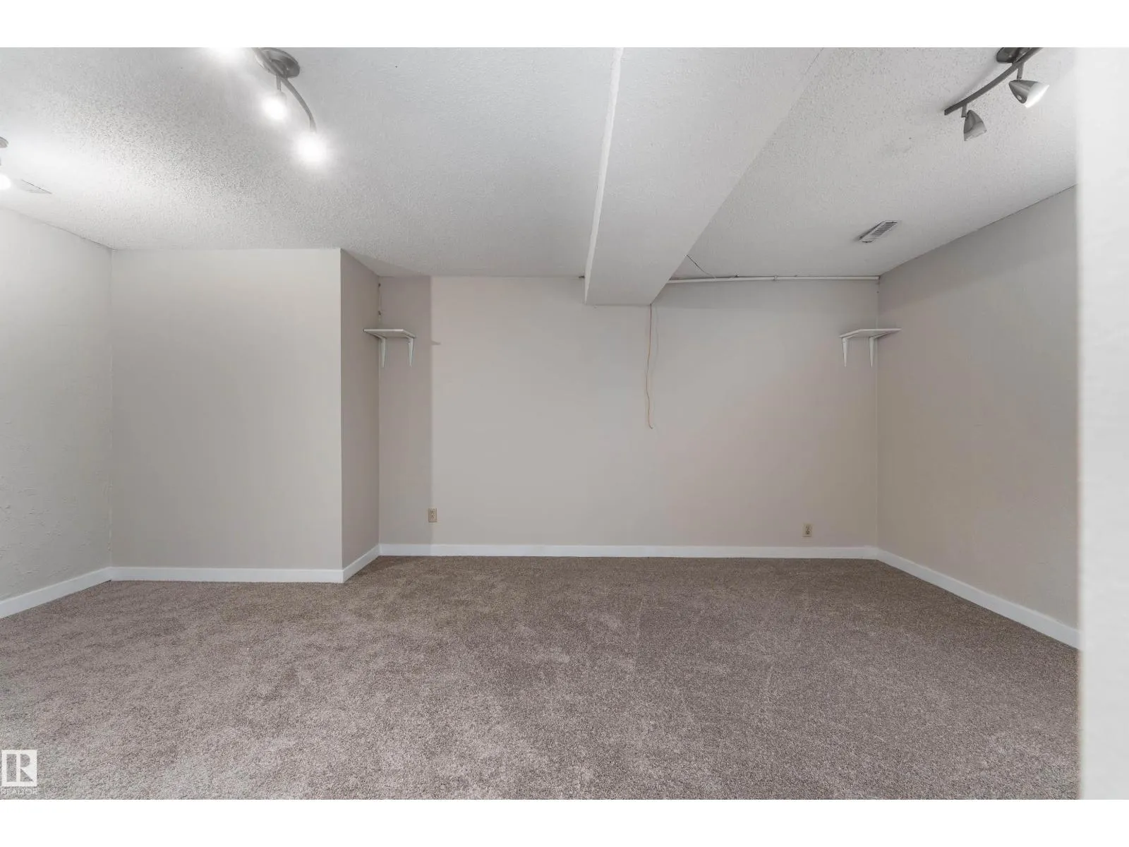 10530 151 ST NW