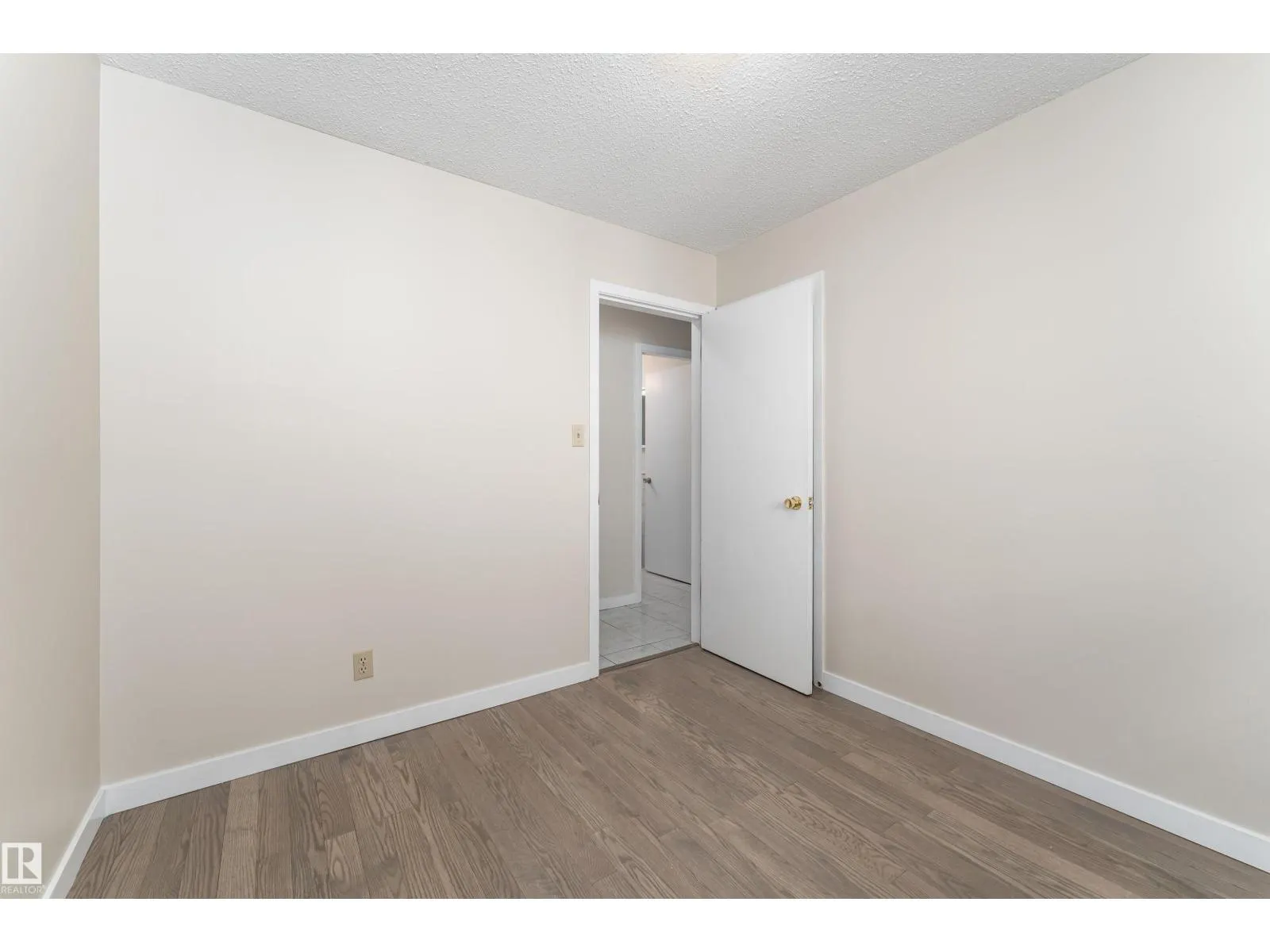 10530 151 ST NW