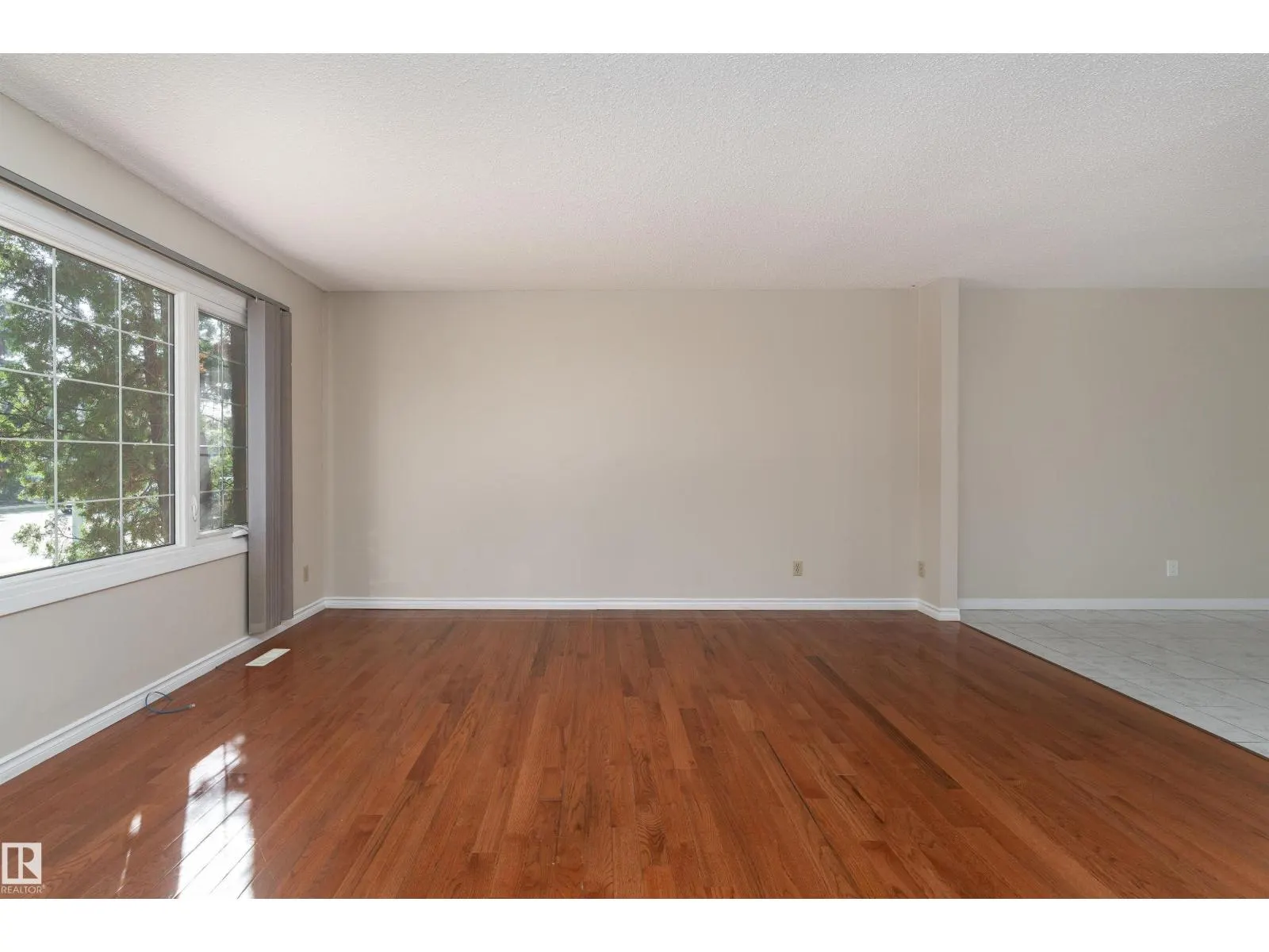 10530 151 ST NW