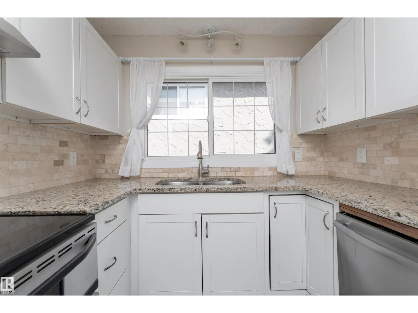 10530 151 ST NW