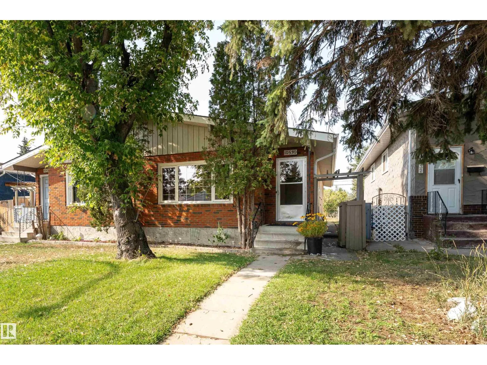 10530 151 ST NW