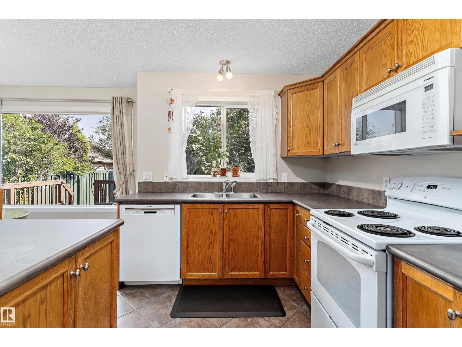 1843 122 ST SW