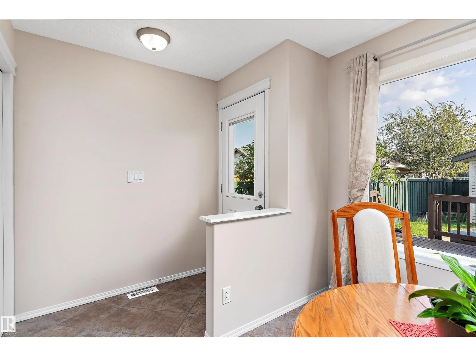 1843 122 ST SW