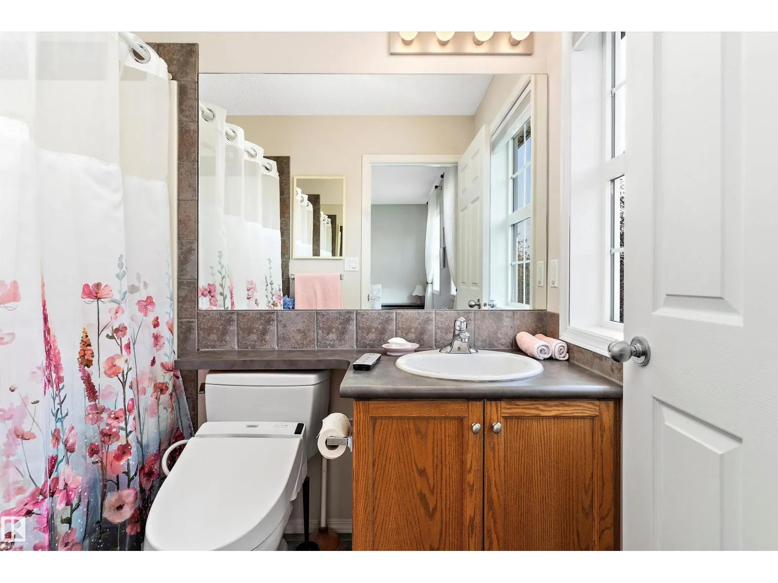 1843 122 ST SW